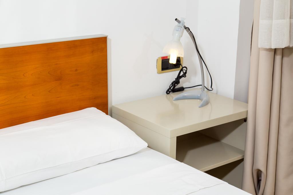 Apartamentos City Beach Барселона Екстериор снимка